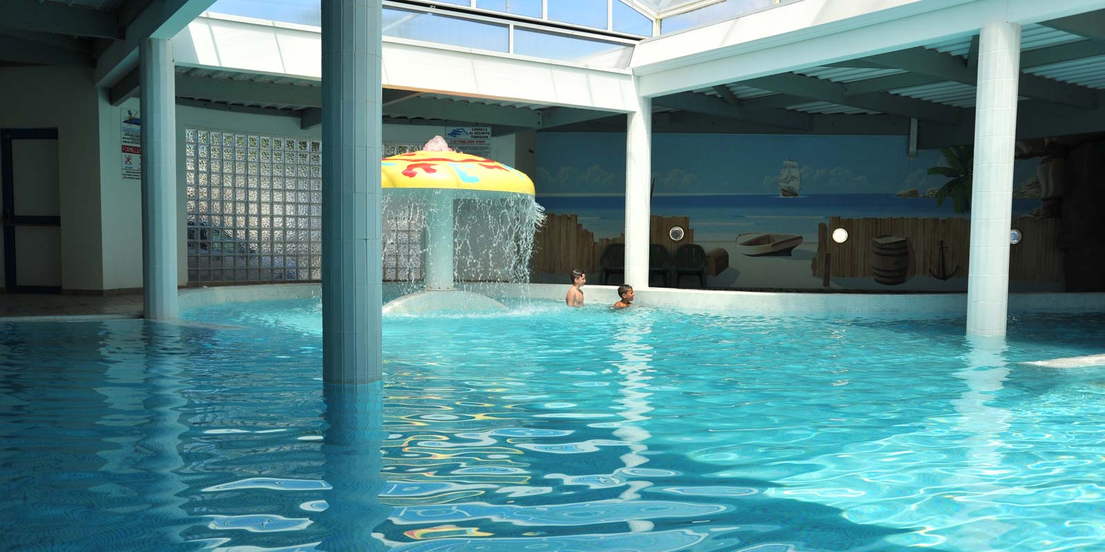 The indoor swimming pool of the Vendée campsite in Saint-Hilaire