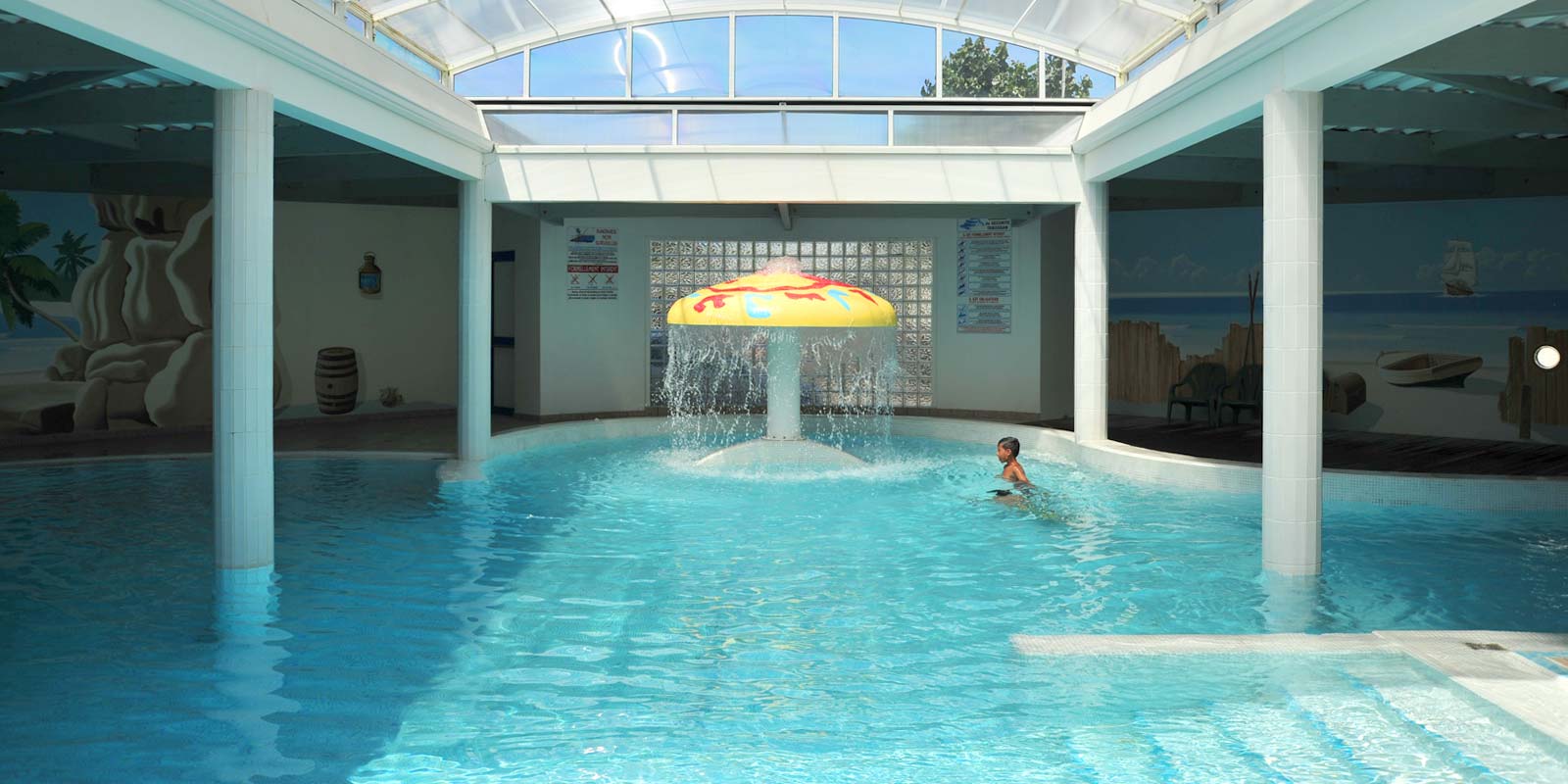 The indoor swimming pool of the Vendée campsite in Saint-Hilaire