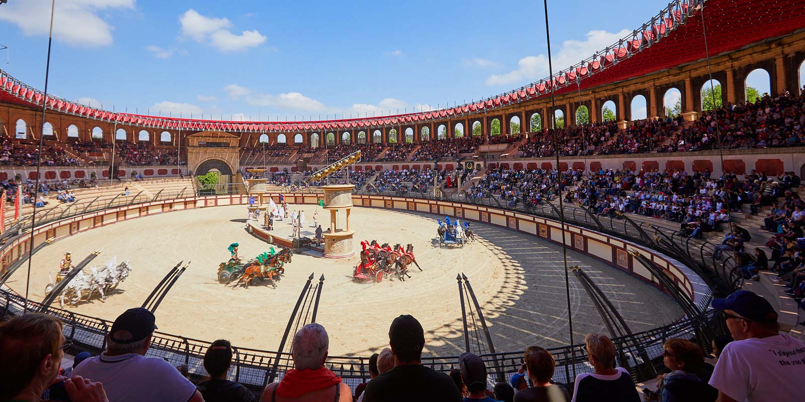 Spectacle de jeux du cirque au Puy du Fou en Vendée