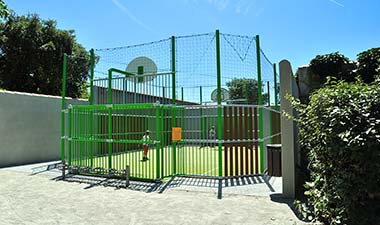 Multi-sport field at the campsite in Vendée Le Bois Tordu in Saint-Hilaire