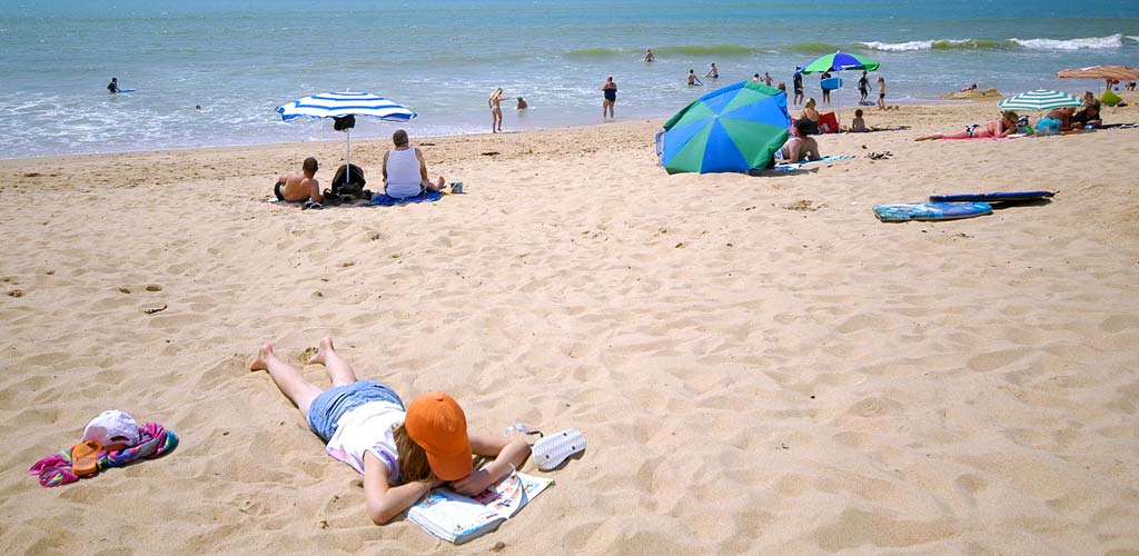 Fijn zandstrand in Saint-Hilaire-de-Riez bij de camping