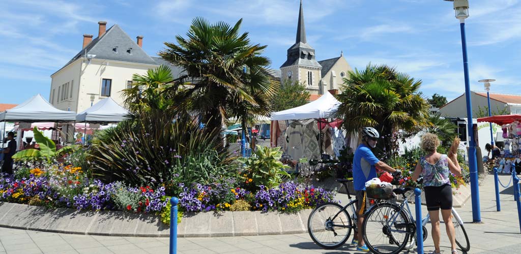 Bikes in the center of Saint-Hilaire-de-Riez near Le Bois Tordu campsite